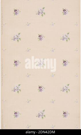 Carta da soffitto, York Card & Paper Co., 1891, carta stampata a macchina, lavanda e grappoli viola di fiori scaglionati su terra marrone., York, Pennsylvania, USA, 1905–1915, Wallcoverings, carta da soffitto Foto Stock