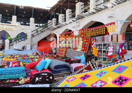 Una vista di Souq Waqif, è il più antico mercato di Doha, Qatar Foto Stock