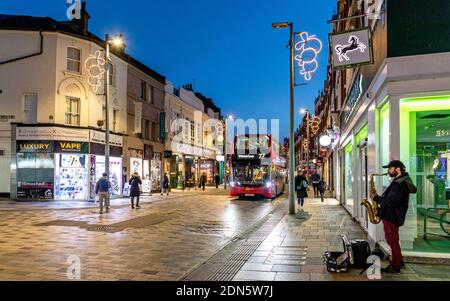 Luci di Natale a Northcote Road Clapham London Regno Unito Foto Stock