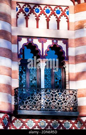 Il Costurero de la Reina a Siviglia, castello esagonale, casa di guardia nel Parco Maria Louisa, Spagna. Foto Stock