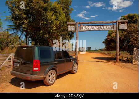 Porta d'ingresso alla Via Transpantaneira che attraversa il Pantanal di Mato Grosso, Brasile Foto Stock
