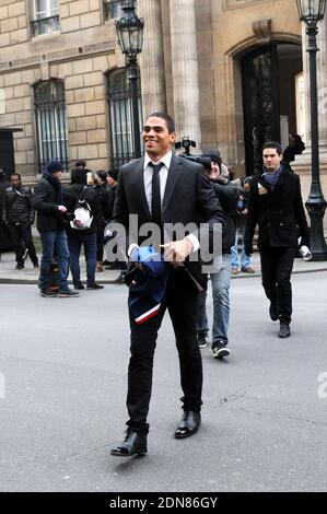 Il francese Daniel Narcisse esce il 3 febbraio 2015 dal titolo 2015, campione del mondo della squadra francese Handball, al Palais de l'Elysee di Parigi. Due giorni fa la Francia ha vinto il 24° Campionato Mondiale di Pallamano maschile ed è diventata la prima squadra nella storia del pallamano a vincere cinque campionati mondiali quando ha battuto i finalisti a sorpresa Qatar 25-22. La Francia è ora campione mondiale, europeo e olimpico, sottolineando il loro attuale predominio dello sport. Foto Alain Apaydin/ABACAPRESS.COM Foto Stock