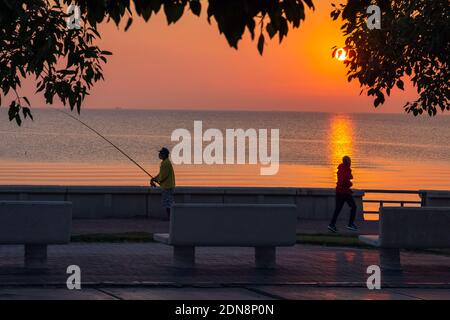 Spettacolare vista dell'alba in al Khobar Corniche Arabia Saudita. Foto Stock