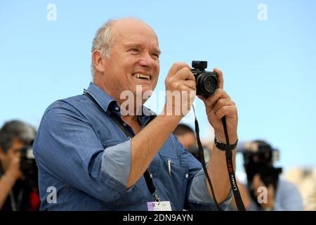 File photo - ABACAPRESS.COM - Peter Lindbergh partecipa alla fotocellula del "The Look" durante il 64° Festival annuale del cinema di Cannes al Palais des Festivals di Cannes. Foto Stock