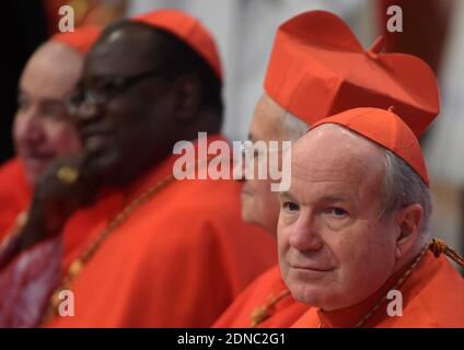 Il cardinale austriaco Christoph Schonborn partecipa a una cerimonia di concistoro nella Città del Vaticano, in Italia, il 14 febbraio 2015. Papa Francesco elevò 20 vescovi e arcivescovi cattolici romani al rango di cardinale in una cerimonia di concistoro nella Basilica di San Pietro. Quindici dei nuovi cardinali hanno meno di 80 anni e sono noti come "cardinali elettori". Tra coloro che hanno partecipato alla cerimonia nella Basilica di San Pietro in Vaticano è stato ritirato il Papa tedesco Benedetto XVI. Foto di Eric Vandeville /ABACAPRESS.COM Foto Stock