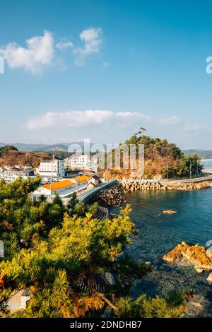 Vista panoramica del villaggio balneare di Namae-Hang a Yangyang, Corea Foto Stock