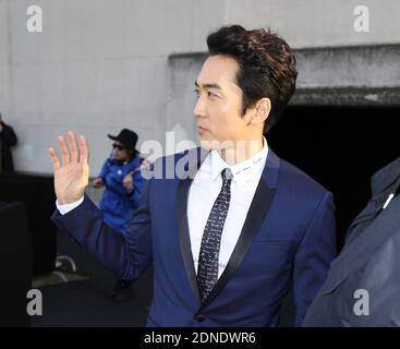 SONG SEUNG HEON - ARRIVEES DES CELEBRITES AU DEFILE DIOR HOMMES PAP AUTOMNE HIVER 2015/2016. SETTIMANA DELLA MODA DI PARIGI Foto di Nasser Berzane/ABACAPRESS.COM Foto Stock