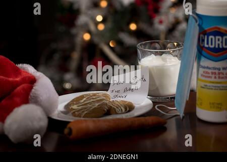 Sano e sicuro Covid-19 gratuito sfondo di Natale. Bloccare la stagione natalizia di quarantena durante la pandemia globale. Foto Stock