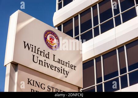 Wilfrid Laurier University Accedi di fronte all'edificio Foto Stock