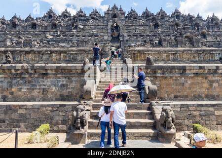 L'antico tempio buddista di Borobudur, Indonesia Foto Stock