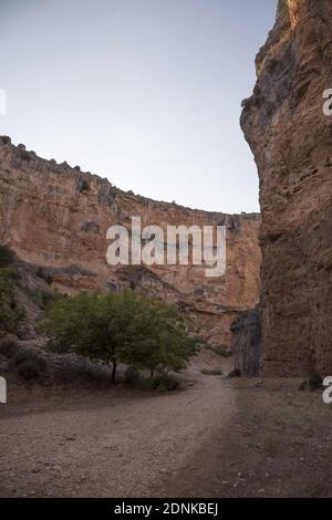 Un'immagine verticale delle incredibili immagini di Barranco de la Hoz Seca, Spagna Foto Stock