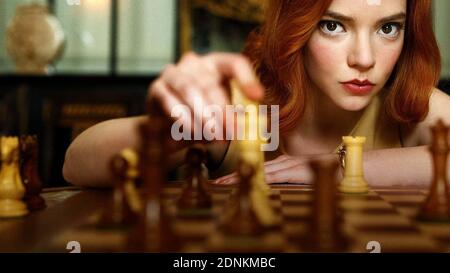 ANYA TAYLOR-JOY in THE QUEEN'S GAMBIT (2020), regia DI ALLAN SCOTT e SCOTT FRANK. Credit: FILMCRAFT/WONDERFUL FILMS/NETFLIX / Album Foto Stock