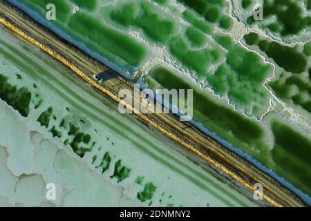 Esplorazione del lago di giada scogliera Foto Stock