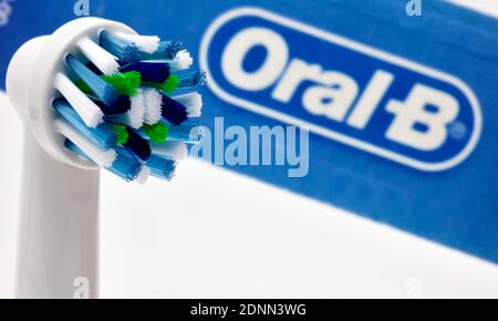 Testina per spazzolino CrossAction Oral-B. Foto Stock