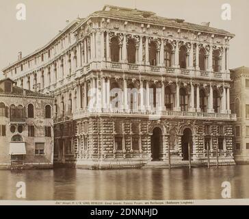 Ca' Pesaro di Baldassare Longhena, Venezia, carta albumina, processo positivo bianco e nero, dimensioni immagine: Altezza: 20,90 cm; larghezza: 25,50 cm, 5. VENEZIA - Canal Grande. Palazzo Pesaro, ora Bevilacqua. (Baldassare Longhena.), fotografia di viaggio, fotografia architettonica, architettura, canale Foto Stock