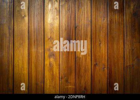 Tavole di legno marrone scuro invecchiate con chioseup di sfondo Foto Stock