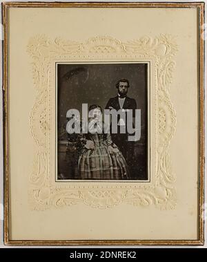 married couple, daguerreotype, Image size: Height: 11,60 cm; Width: 9,10 cm, portrait photography, man, woman, married, married couple, standing figure, sitting figure, arm positions, gestures, double portrait, full-length portrait Stock Photo