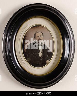 Uomo con barba, Daguerreotipo, dimensioni immagine: Altezza: 7,20 cm; larghezza: 5,50 cm, Fotografia Ritratto, uomo, ritratto a mezza lunghezza, tre quarti di vista, pose del braccio, gesti, barba Foto Stock