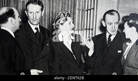 Fotografia del cast di 'attenzione alla pietà'. Nella foto Sir Cedric Hardwicke, Gladys Cooper e Lilli Palmer. Foto Stock