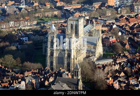 Vista aerea di York Minster o per essere precisi il Cattedrale e Chiesa Metropolitica di San Pietro a York Foto Stock