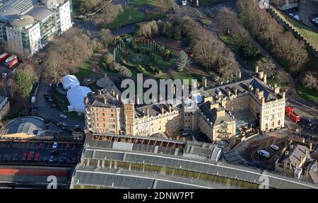 Vista aerea del Principal York Hotel presso la stazione ferroviaria di York, Regno Unito Foto Stock