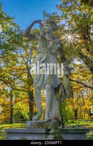 Statua di Diana a Schacky Park, Diessen am Ammersee, Baviera, Germania, Europa Foto Stock