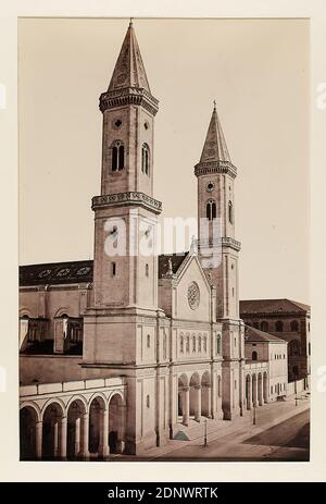 Georg Böttger, Ludwigskirche, Monaco di Baviera, Germania, carta albumina, processo positivo bianco e nero, dimensioni immagine: Altezza: 22,50 cm; larghezza: 14,70 cm, fotografia architettonica, architettura, esterno di una chiesa Foto Stock