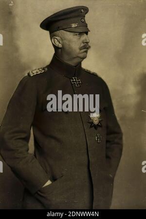 Nicola Perscheid, Generaloberst Erich Ludendorff, Staatliche Landesbildstelle Hamburg, collezione sulla storia della fotografia, carta, stampa a pigmenti, dimensioni immagine: Altezza: 22,7 cm; larghezza: 16 cm, fotografia ritratto, fotografia da studio/fotografia da studio, ritratto a mezza lunghezza, profilo a metà (vista di tre quarti), comandante in capo, generale, maresciallo, forme militari (Ludendorian), forme di Ludovest Foto Stock