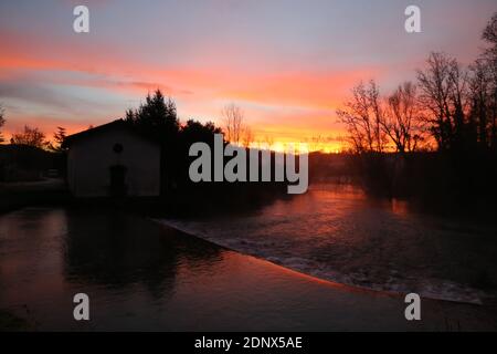 Le sorgenti del fiume Livenza all'alba, Italia Foto Stock