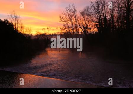 Le sorgenti del fiume Livenza all'alba, Italia Foto Stock