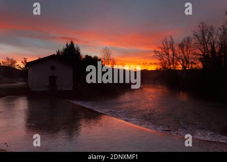 Le sorgenti del fiume Livenza all'alba Foto Stock