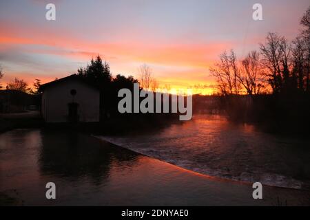 Le sorgenti del fiume Livenza all'alba Foto Stock