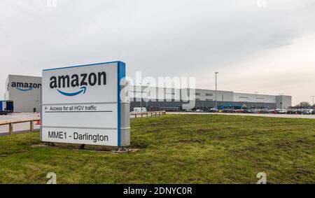Il nuovo Centro di adempimento Amazon a Symmetry Park a Darlington, Inghilterra, Regno Unito Foto Stock