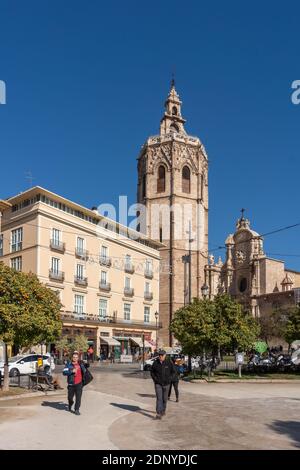 VALENCIA, SPAGNA - FEBBRAIO 27 : Torre El Micalet della Cattedrale di Valencia, Spagna il 27 Febbraio 2019. Persone non identificate Foto Stock