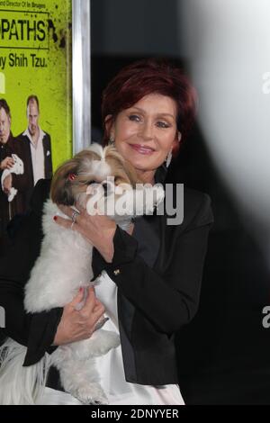 Westwood, Stati Uniti d'America. 01 Ottobre 2012. WESTWOOD, CA - OTTOBRE 01: Sharon Osbourne arriva alla prima di Los Angeles di 'Seven Psychopaths' al Teatro Mann Bruin il 1° ottobre 2012 a Westwood, California. People: Sharon Osbourne Credit: Storms Media Group/Alamy Live News Foto Stock