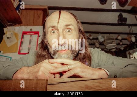 Ex pop star Arthur Brown, a casa di Lewes Foto Stock