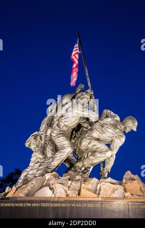 Arlington, Virginia. Memoriale di Iwo Jima ai Marines degli Stati Uniti di Felix Weihs de Weldon. Memoriale di guerra del corpo dei Marine degli Stati Uniti. Foto Stock