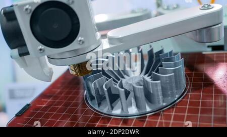 3D stampante di produzione durante il lavoro Foto Stock