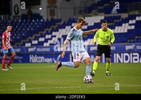 Oviedo, Spagna. 17 Dicembre 2020. Oviedo, SPAGNA: Il giocatore RC Celta de Vigo, Denis Suárez (6) si prepara ad attraversare durante il primo round della SM El Rey 2020-21 Cup tra UD Llanera e RC Celta de Vigo con vittoria per i visitatori 0-5 all'Estadio Nuevo Carlos Tartiere di Oviedo, Spagna, il 17 dicembre 2020. (Foto di Alberto Brevers/Pacific Press) Credit: Pacific Press Media Production Corp./Alamy Live News Foto Stock