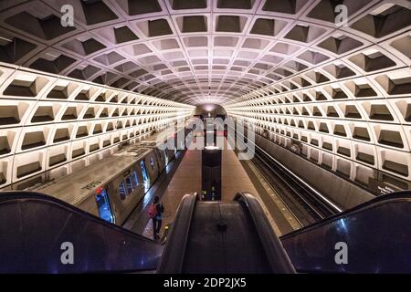 Washington DC Metro System Platform durante Coronavirus COVID-19 Pandemic. Foto Stock