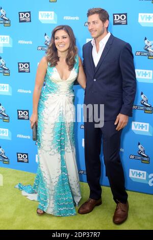 File photo : Sophia Bush e Dan Fredinburg arrivano al 2013 Do Something Awards tenutosi all'Avalon di Hollywood, Los Angeles, CA, USA il 31 luglio 2013. DaN Fredinburg è morto all'età di 33 anni. Il Google exec, che in precedenza ha datato Chicago P.D. attrice Sophia Bush, è stato ucciso dopo un terremoto Nepal trigered un Mt. Everest valanga su Sabato, 25 aprile. Foto di Krista Kennel/ABACAPRESS.COM Foto Stock