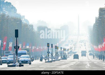 High levels of air pollution in Paris, France on April 8, 2015. Photo by Thierry Orban /ABACAPRESS.COM Stock Photo