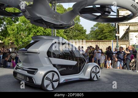 Torino, Piemonte, Italia. Giugno 2018. Completamente elettrica sistema modulare derivante dalla collaborazione tra Audi Airbus e Italdesign. Terra e Aria veh Foto Stock