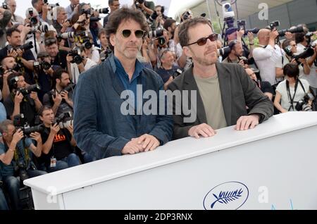 Joel ed Ethan Coen partecipano alla giuria della fotocellula al 68° Festival di Cannes il 13 maggio 2015 a Cannes, Francia. Foto di Lionel Hahn/ABACAPRESS.COM Foto Stock