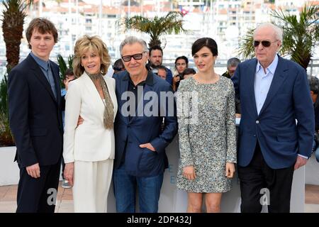 Paul Dano, Jane fonda, Harvey Keitel, Rachel Weisz e Michael Caine in posa alla fotocellula per il film Youth come parte del 68° Festival del Cinema di Cannes, in Francia, il 20 maggio 2015. Foto di Nicolas Briquet/ABACAPRESS.COM Foto Stock