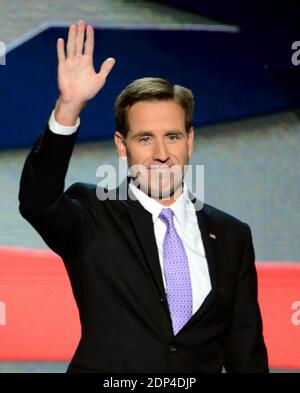 In questa foto del file della Convenzione Nazionale Democratica del 2012 a Charlotte, NC, USA giovedì 6 settembre 2012, il procuratore generale Beau Biden nomina il suo papà, Vice Presidente degli Stati Uniti Joe Biden, per la rielezione a Vice Presidente degli Stati Uniti. Beay Biden è morto dopo aver combattuto contro il cancro al cervello sabato 30 maggio 2015. Foto di Ron Sachs/CNP/ABACAPRESS.COM (RESTRIZIONE: NESSUN giornale o giornale New York o New Jersey entro un raggio di 75 miglia da New York City) Foto Stock