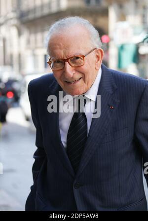 Yvon Gattaz durante i funerali Marie-Louise Carven alla chiesa di St Roch a Parigi, Francia il 12 giugno 2015. Foto di Nasser Berzane/ABACAPRESS.COM Foto Stock