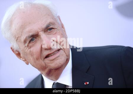 Frank Gehry partecipa al 2015 AFI Life Achievement Award Gala Tribute in onore di Steve Martin al Dolby Theatre il 4 giugno 2015 a Los Angeles, California, USA. Foto di Lionel Hahn/ABACAPRESS.COM Foto Stock