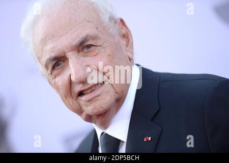 Frank Gehry partecipa al 2015 AFI Life Achievement Award Gala Tribute in onore di Steve Martin al Dolby Theatre il 4 giugno 2015 a Los Angeles, California, USA. Foto di Lionel Hahn/ABACAPRESS.COM Foto Stock