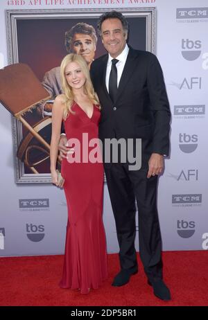 Brad Garrett e Nancy Cardigan partecipano al 2015 AFI Life Achievement Award Gala Tribute in onore di Steve Martin al Dolby Theatre il 4 giugno 2015 a Los Angeles, California, USA. Foto di Lionel Hahn/ABACAPRESS.COM Foto Stock